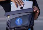 ⁦حقيبة ديفووم بيكسل سلينج V مع شاشة LED للرسوم المتحركة قابلة للتخصيص والتحكم عبر التطبيق – أسود⁩ - الصورة ⁦2⁩