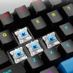 ⁦كيبورد العاب ميكانيكي سلكي Skylion K68 RGB - أسود وأزرق - مفتاح أزرق⁩ - الصورة ⁦3⁩