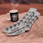 ⁦The Mandalorian Mug and Socks⁩ - الصورة ⁦3⁩