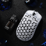 ⁦ATTACK SHARK R5 Ultra 39g SUPERLIGHT Carbon Fiber Wireless 8K PAW3950MAX Gaming Mouse PAW3950MAX up to 42000 DPI - White⁩ - الصورة ⁦4⁩