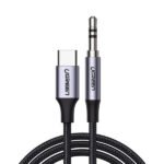 كابل صوت USB‑C دائري من يوجرين، 3.5 مم M/M، بغلاف ألمنيوم، بطول 1 متر – رمادي داكن (الموديل: AV143 – 30633)