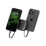⁦بازيك جو باور فيوجن، باوربانك 3 في 1 بسعة 10000 مللي أمبير مع كابل مدمج USB-C ولايتنينج – ترافل⁩ - الصورة ⁦3⁩