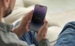 ⁦كابل إنرجيا فلو من يو إس بي-سي إلى لايتنينج بقدرة ٦٠ واط – ١٫٥ متر – أسود⁩ - الصورة ⁦5⁩