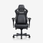 ⁦كرسي الألعاب AndaSeat New Kaiser 4 مع مساند ذراع 6D – جلد PVC فاخر – مقاس كبير (L) – لون اسود⁩ - الصورة ⁦4⁩