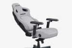 كرسي الألعاب AndaSeat Kaiser 4 الجديد بقماش الكتّان مع مساند ذراع 6D – مقاس XL – لون رمادي Ash - Image 2