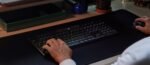 ⁦لوحة مفاتيح الألعاب الميكانيكية CORSAIR K100 RGB AIR اللاسلكية فائقة النحافة⁩ - الصورة ⁦13⁩