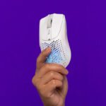 ⁦ماوس ألعاب Glorious Model O 2 Mini لاسلكي خفيف الوزن يمكن استخدامه بكلتا اليدين 57جرام  - أبيض⁩ - الصورة ⁦5⁩
